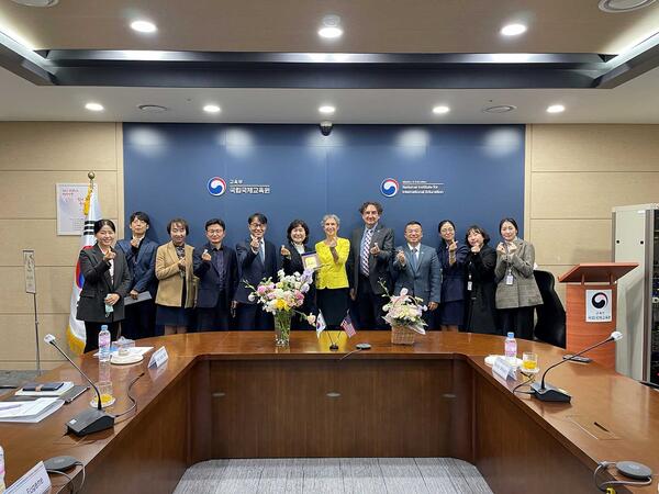 Ministry of Education of Korea w/ Provost