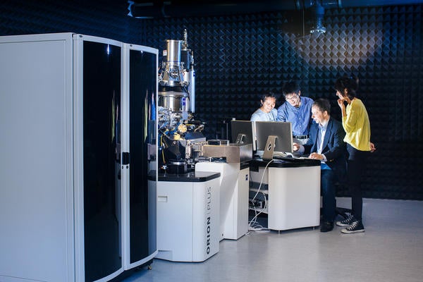 UCR researchers in BCOE lab
